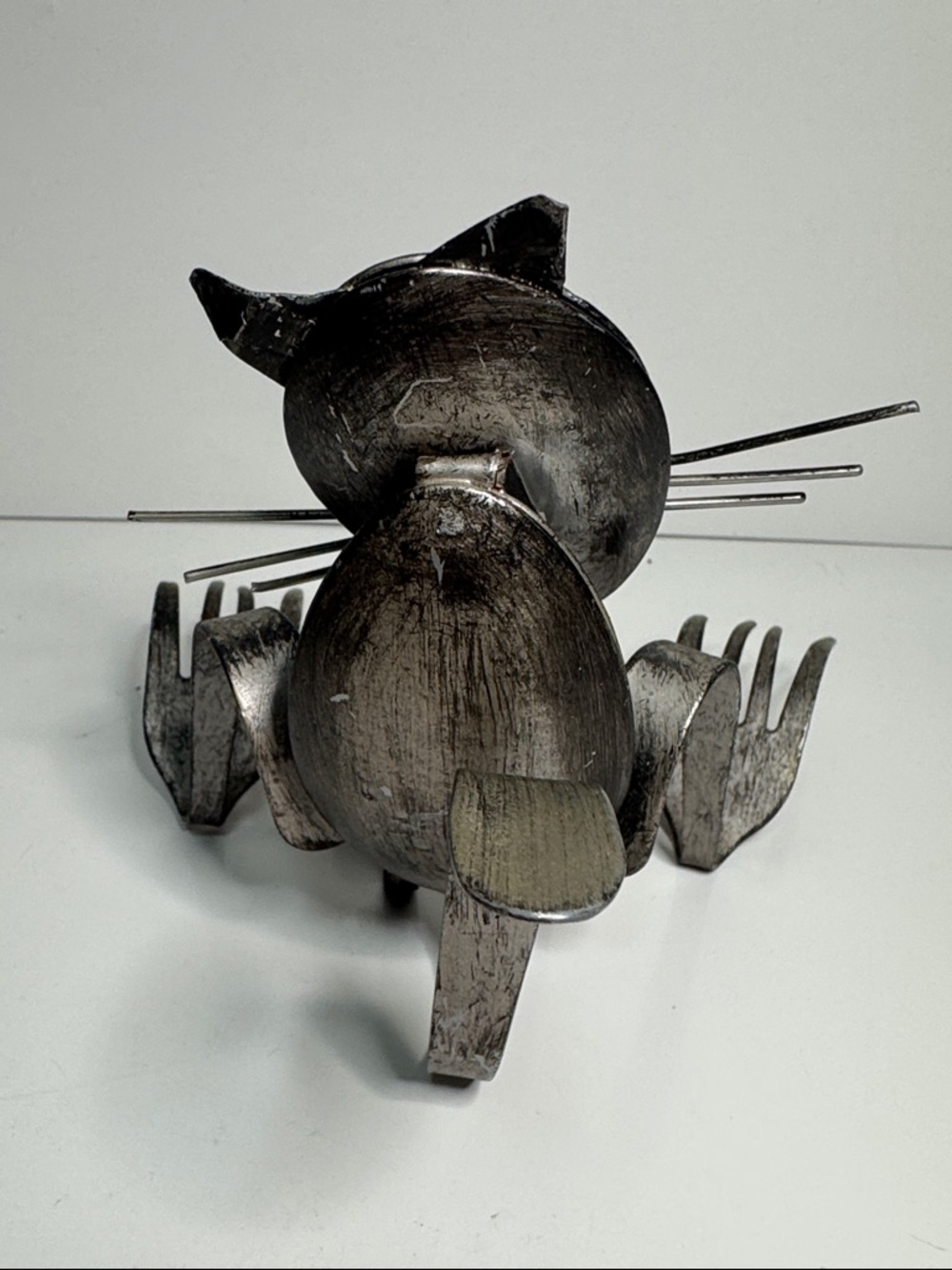 Metal Cat Sculpture Figurine Made of Forks & Spoons Artisan Made - Picture 4 of 4